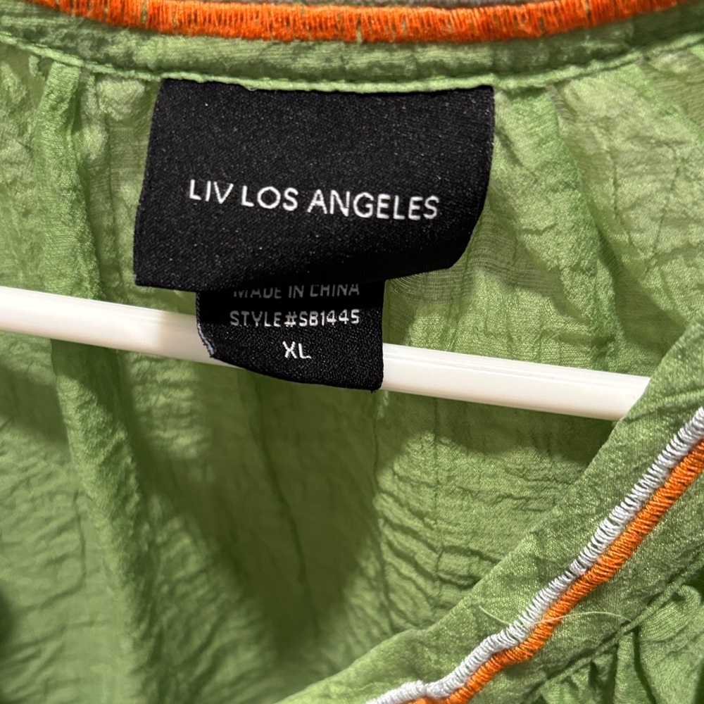 LIV Los Angeles Green Embroidered Blouse - Picture 5 of 5